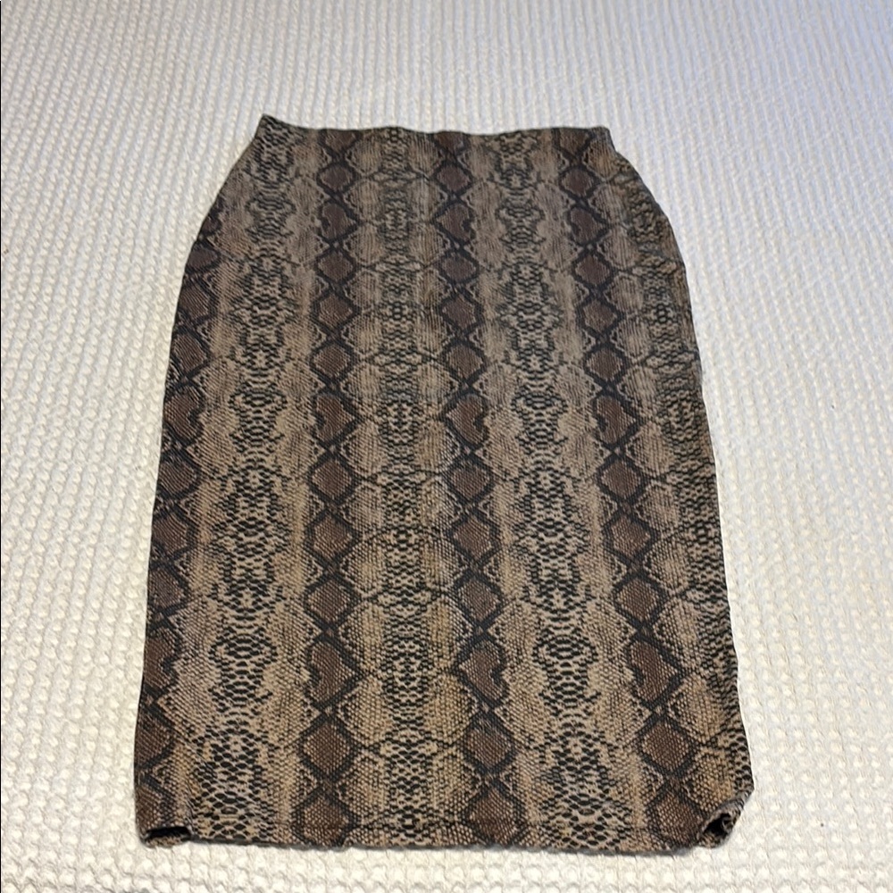 Chic Snake Print Skirt
